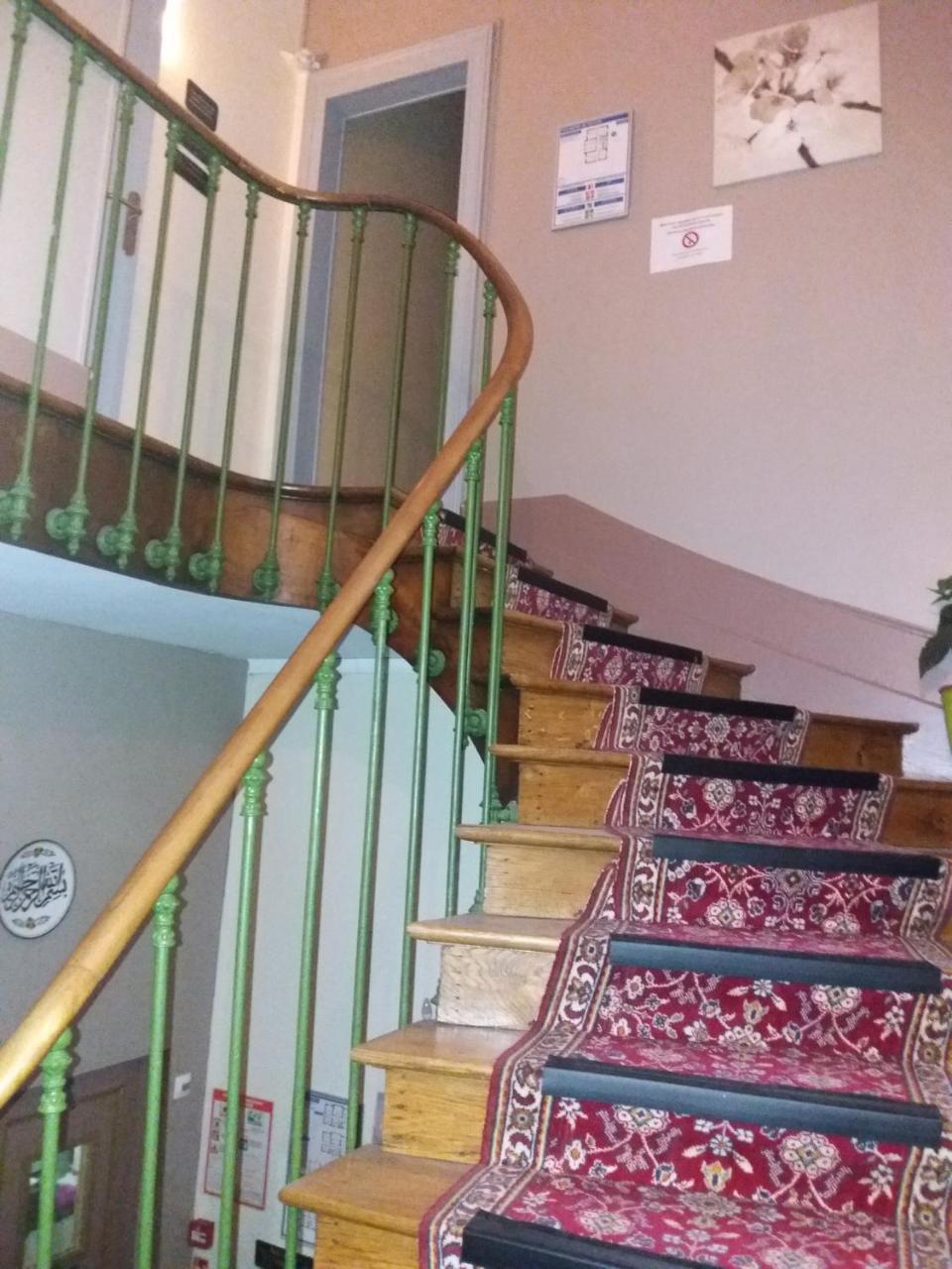 Hotel Du Chateau Blanc Elbeuf Esterno foto